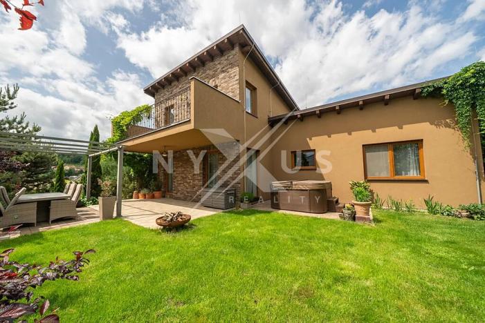 Prodej rodinného domu, Králův Dvůr, Na Vinohradech, 103 m2