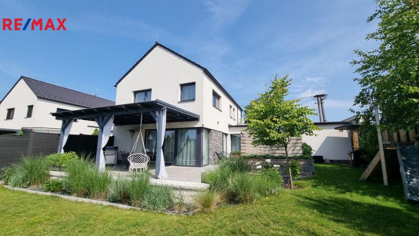 Prodej rodinného domu, Dolany, 242 m2