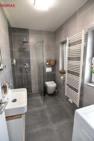 Prodej rodinného domu, Dolany, 242 m2