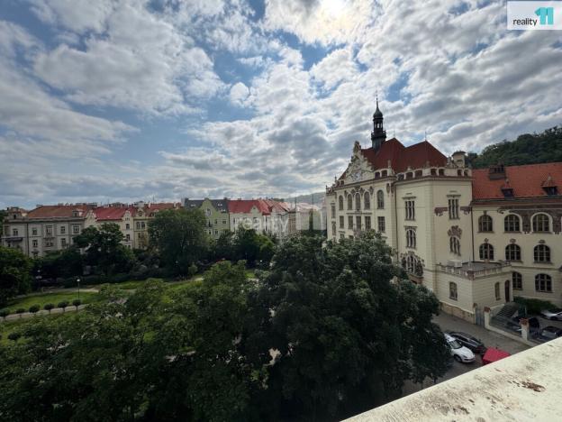 Pronájem bytu 2+kk, Praha - Karlín, Lyčkovo náměstí, 48 m2