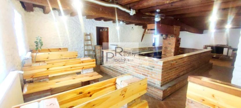 Pronájem obchodního prostoru, Znojmo, Vídeňská třída, 300 m2