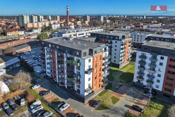 Prodej garážového stání, Pardubice, Na Spravedlnosti, 12 m2