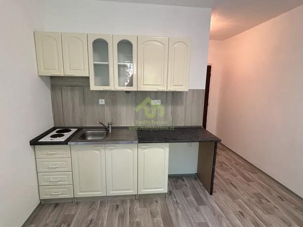 Pronájem bytu 1+kk, Rokycany, Josefa Knihy, 20 m2