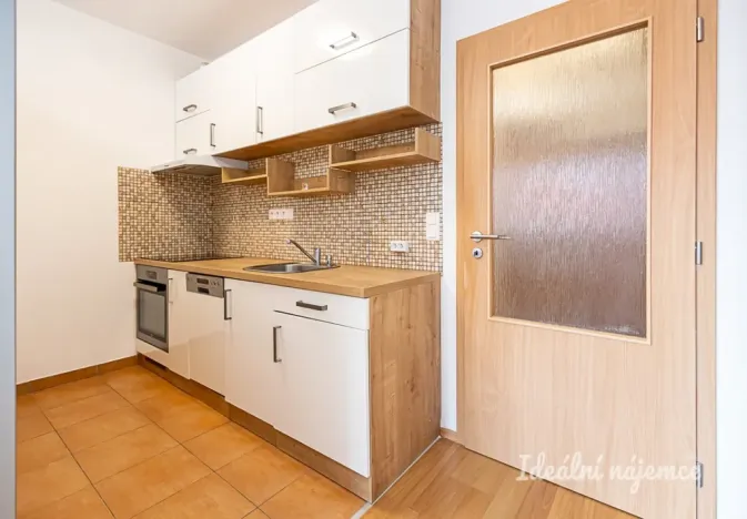 Pronájem bytu 1+kk, Praha, Farkašova, 32 m2