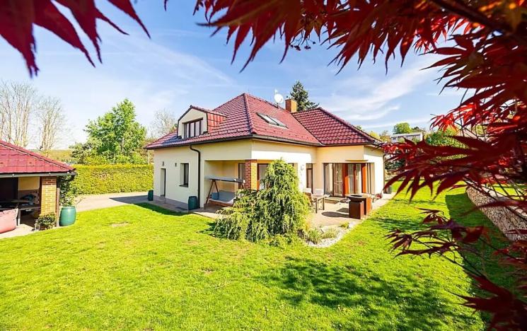 Prodej rodinného domu, Praha - Lipence, U lip, 280 m2