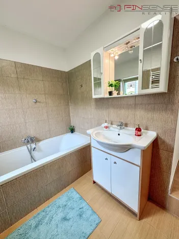 Prodej rodinného domu, Tetín, V Rybářích, 130 m2