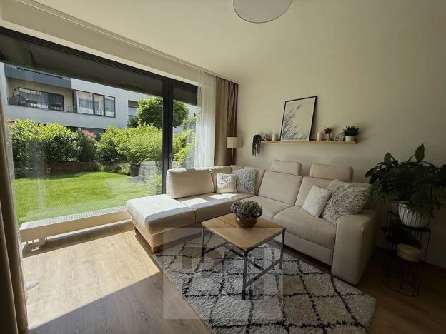 Pronájem bytu 2+kk, Praha - Modřany, Na Komořsku, 59 m2
