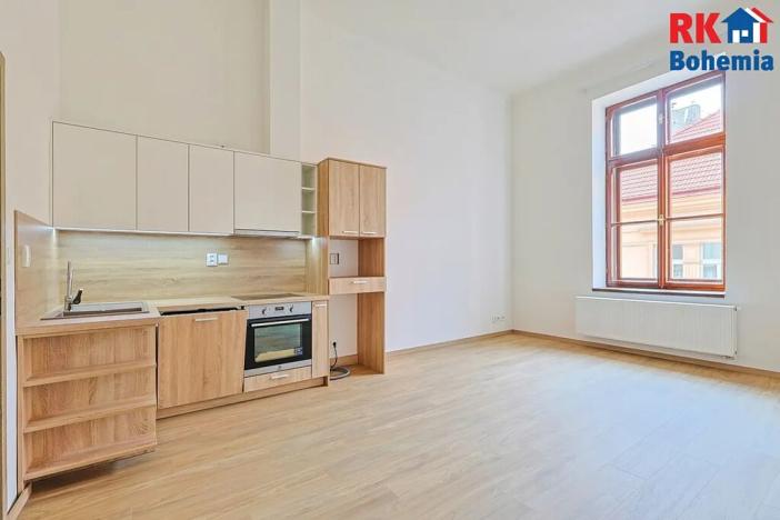 Pronájem bytu 1+kk, Český Brod, nám. Arnošta z Pardubic, 30 m2