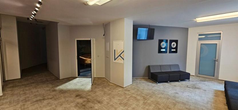 Pronájem obchodního prostoru, Praha - Žižkov, Hartigova, 600 m2