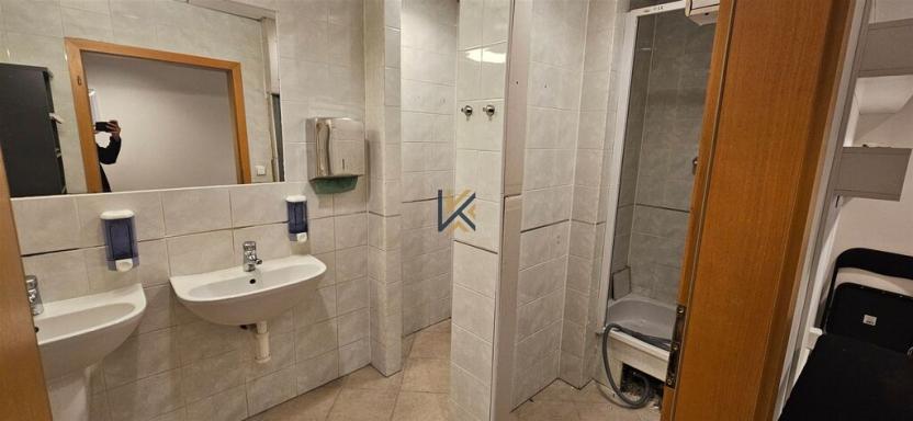 Pronájem obchodního prostoru, Praha - Žižkov, Hartigova, 600 m2