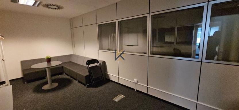 Pronájem obchodního prostoru, Praha - Žižkov, Hartigova, 600 m2