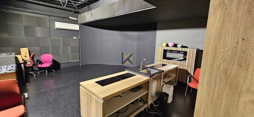 Pronájem obchodního prostoru, Praha - Žižkov, Hartigova, 600 m2