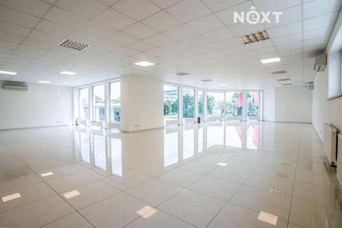 Pronájem obchodního prostoru, Hradec Králové, Víta Nejedlého, 300 m2