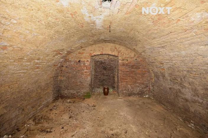 Prodej pozemku pro bydlení, Drnholec, nám. Svobody, 2111 m2