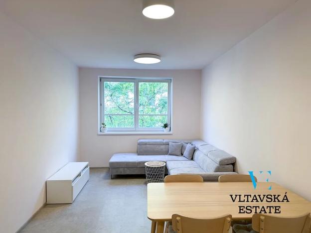 Pronájem bytu 2+kk, Praha - Karlín, Křižíkova, 53 m2