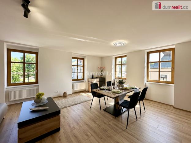 Prodej bytu 2+kk, Horní Blatná, náměstí Sv. Vavřince, 60 m2