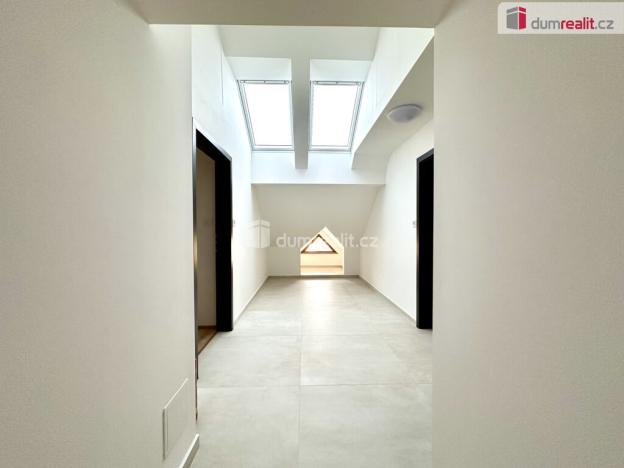 Prodej bytu 2+kk, Horní Blatná, náměstí Sv. Vavřince, 60 m2