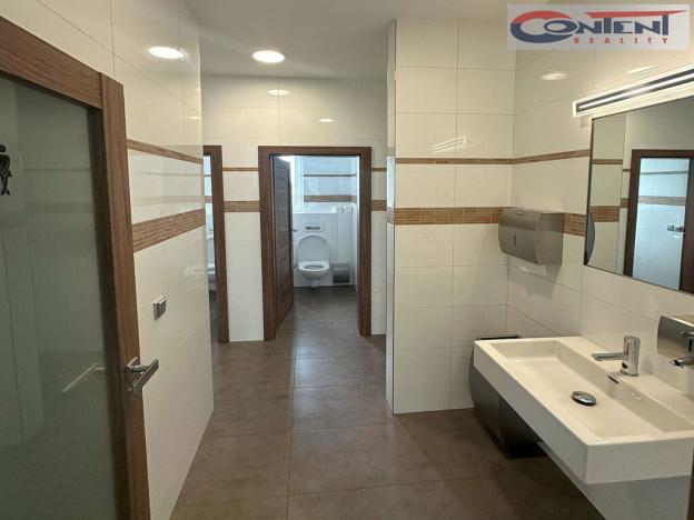 Pronájem kanceláře, Praha - Dolní Chabry, Dopraváků, 258 m2