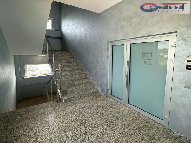 Pronájem kanceláře, Praha - Dolní Chabry, Dopraváků, 258 m2