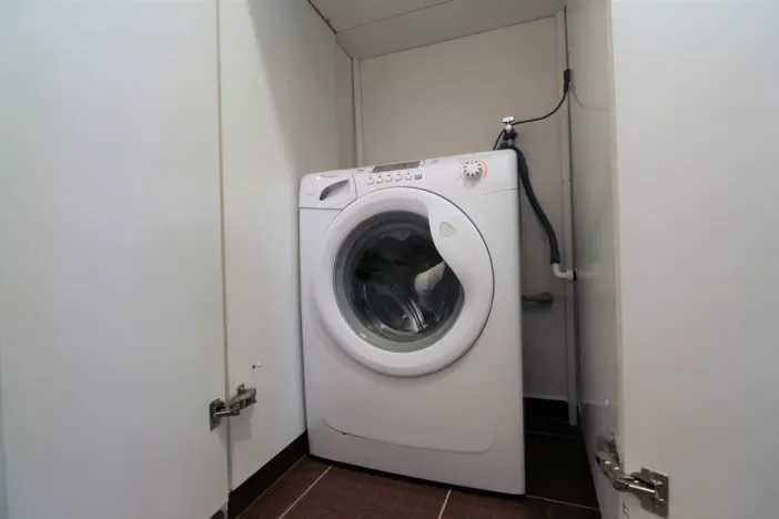 Pronájem bytu 1+kk, Praha - Karlín, Hybešova, 36 m2