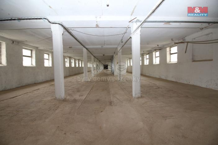 Pronájem skladu, Kratonohy, 3652 m2