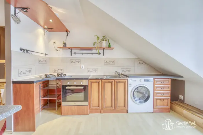 Prodej bytu 3+1, Plzeň - Jižní Předměstí, Antonína Uxy, 105 m2