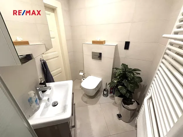 Pronájem kanceláře, Praha - Vinohrady, Kolínská, 127 m2