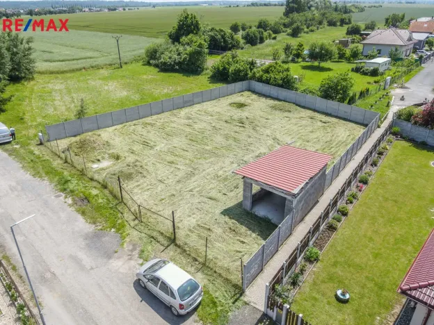 Prodej pozemku pro bydlení, Křenice, 1043 m2