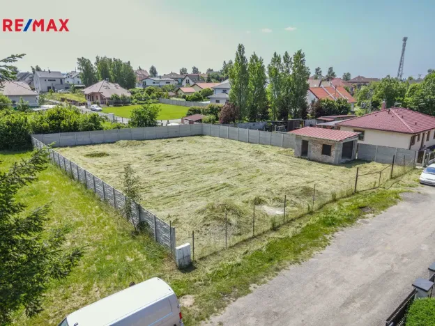 Prodej pozemku pro bydlení, Křenice, 1043 m2