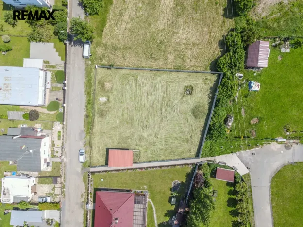 Prodej pozemku pro bydlení, Křenice, 1043 m2