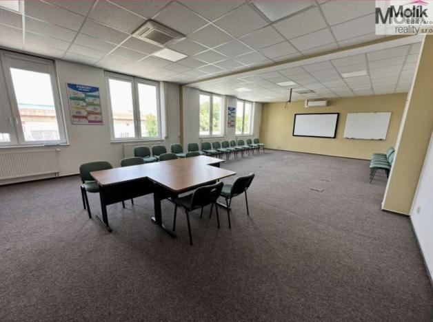 Pronájem skladu, Chomutov, Pražská, 7300 m2