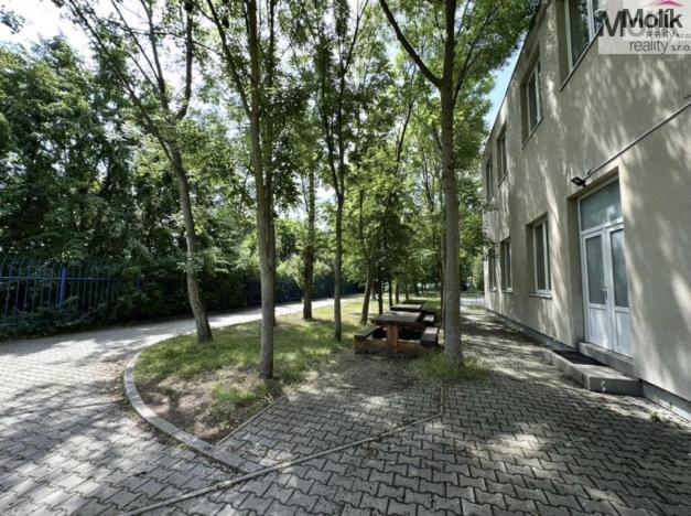 Pronájem skladu, Chomutov, Pražská, 7300 m2