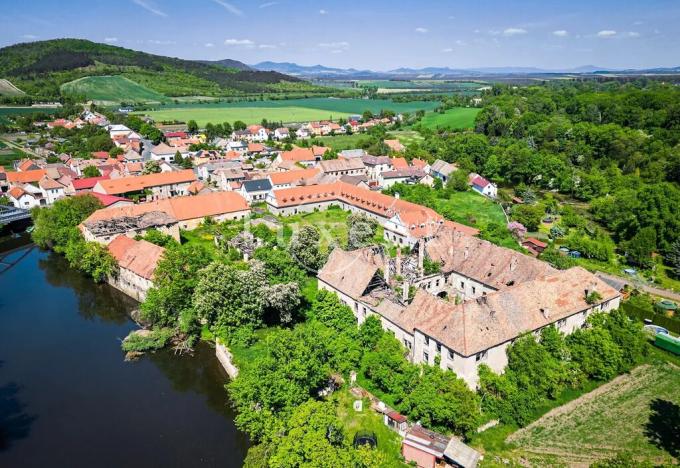 Prodej komerční nemovitosti, Vršovice, 5100 m2