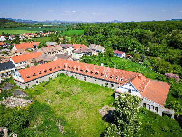 Prodej komerční nemovitosti, Vršovice, 5100 m2