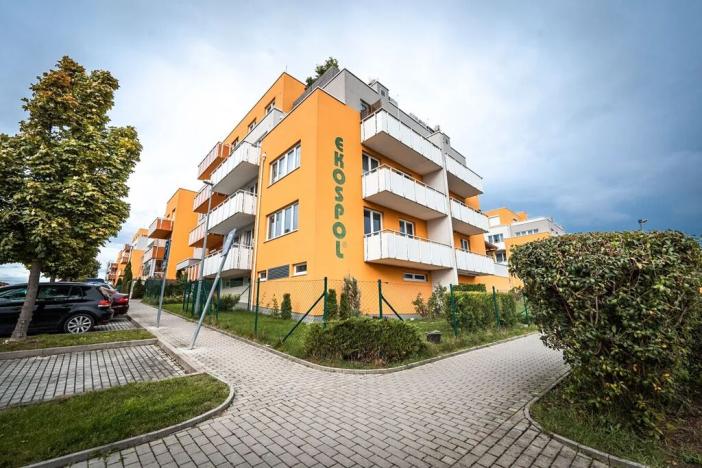 Pronájem bytu 1+kk, Praha - Kyje, Sicherova, 47 m2