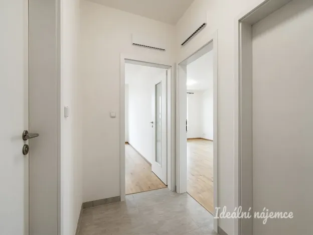Pronájem bytu 2+kk, Praha - Dolní Počernice, Černodolská, 62 m2
