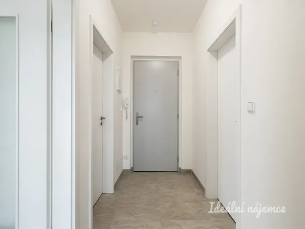 Pronájem bytu 2+kk, Praha - Dolní Počernice, Černodolská, 62 m2