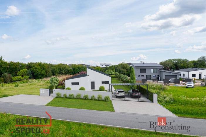 Prodej rodinného domu, Křenice, 192 m2