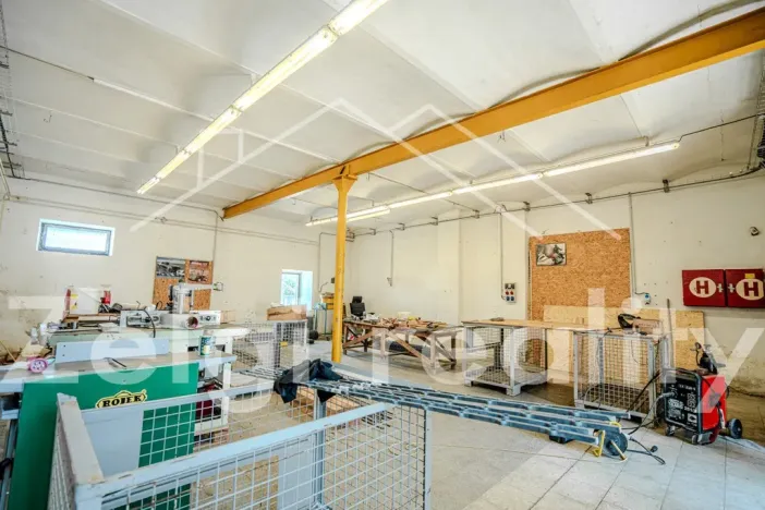 Pronájem výrobních prostor, Hustopeče, 608 m2