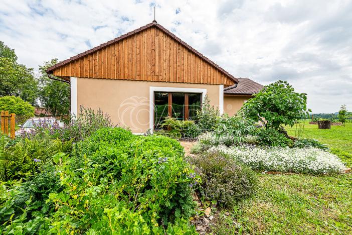 Prodej rodinného domu, Bukvice, 158 m2