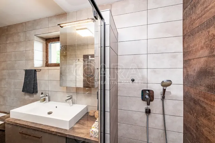 Prodej rodinného domu, Bukvice, 158 m2