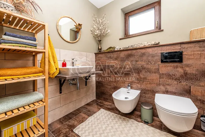 Prodej rodinného domu, Bukvice, 158 m2