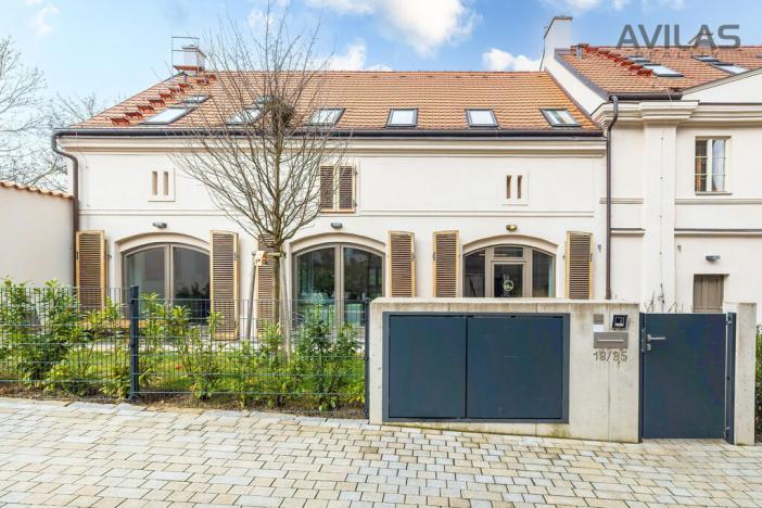 Prodej bytu 4+kk, Praha - Vokovice, Ke dvoru, 213 m2