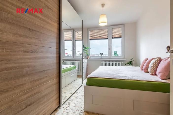 Pronájem bytu 2+kk, Praha - Řepy, Bazovského, 45 m2