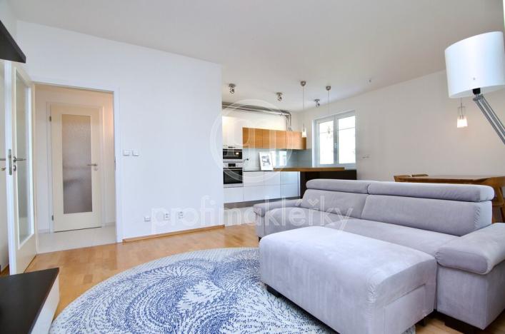 Pronájem bytu 2+kk, Brno, Trýbova, 72 m2