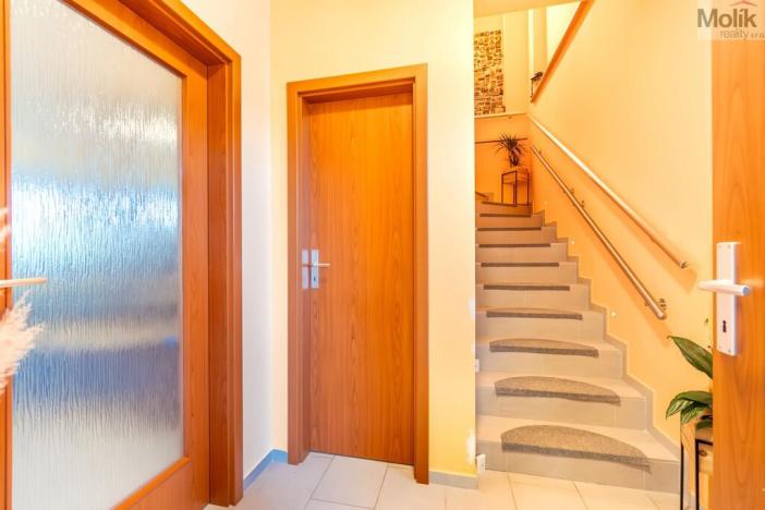 Prodej rodinného domu, Obříství, Povodňová, 150 m2