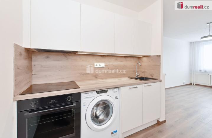 Pronájem bytu 2+kk, Praha - Hloubětín, Kardašovská, 43 m2