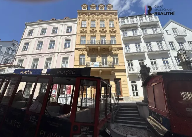 Prodej obchodního prostoru, Karlovy Vary, Zámecký vrch, 670 m2