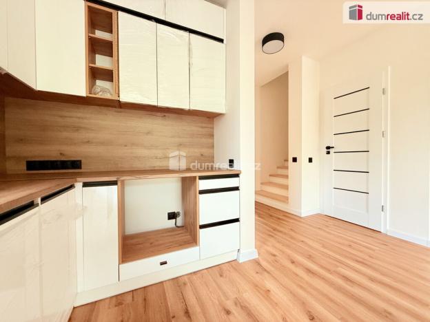 Prodej rodinného domu, Velká Jesenice, 160 m2