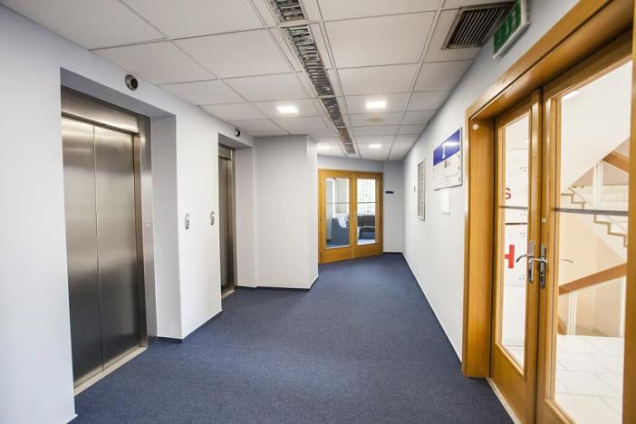 Pronájem kanceláře, Praha - Vysočany, Freyova, 17 m2